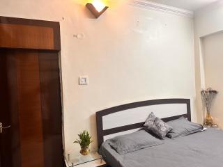Cozy Retreat - Prayagraj - 8