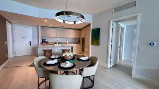 Picturesque Beachfront Condo - LOVELY 2BD and 2BA APT WITH DIRECT OCEAN VIEW - Hollywood - 6