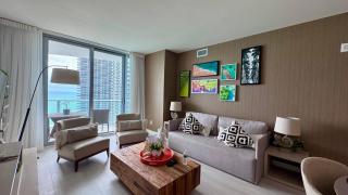 Picturesque Beachfront Condo - LOVELY 2BD and 2BA APT WITH DIRECT OCEAN VIEW - Hollywood - 5