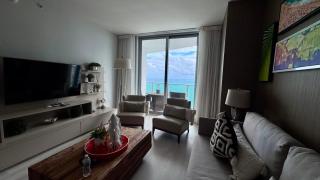 Picturesque Beachfront Condo - LOVELY 2BD and 2BA APT WITH DIRECT OCEAN VIEW - Hollywood - 9