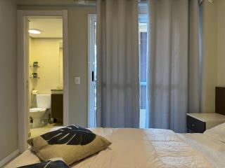Amplo e charmoso – 1 quarto com sacada no Centro! - Curitiba - 2