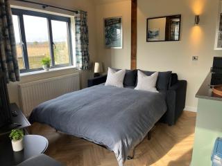 The Acorn Newly refurbished lodge house 10 minute walk from Goodwood Fesitival of Speed - 7