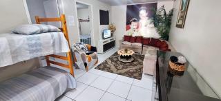 CASA TOP de 2 quartos em TORRES-RS - na mais bela praia Gaúcha - Cozinha - Banheiro - Ar-condicionado split em cada quarto- Smart TV 32' - Wi-Fi- Estacionamento - Anfitriã Superhost no BnB - 1