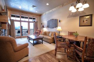 Palisades Lodge Suite 307 - 0