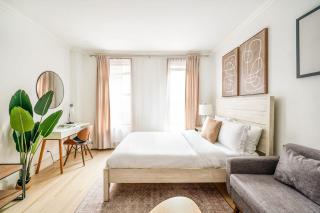 1597-2 Luxury Upper East Side Studio W&D - 2