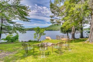 Lakefront Corinth Log Home Private Dock, Fire Pit - Lake Luzerne - 9