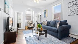 Cozy 1 BR Apt - 3 Blocks to Beach - Sleeps 6 - 0
