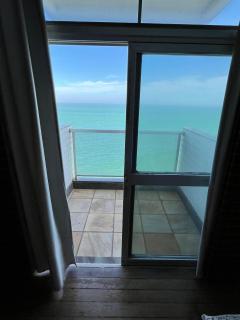 Oceanfront 3BR with Balcony & View - GUA001 - Guarapari - 2
