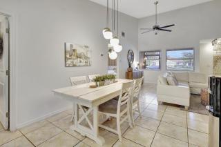 Coastal Charm Cozy Private Home in Cape Coral - 4