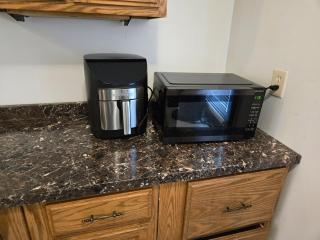 Comfy, Cozy 2BR Getaway - Cleveland - 1
