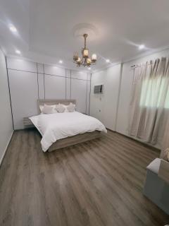 شقة أنيقة بموقع مميز - 1