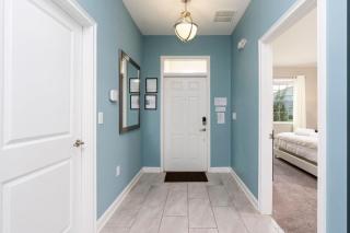 8912 Amazing Spacious Home - 2