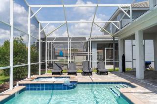 8912 Amazing Spacious Home - 6