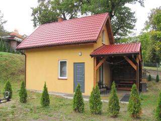 Cottage with fireplace, right on the lake, Ryn - 0