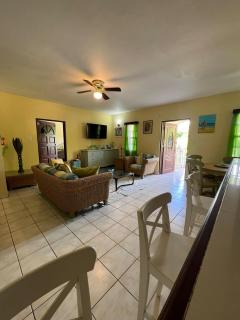 Cozy & Convenient Stay Near Beach, Airport & More! - Koolbaai - 8