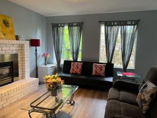 Budget Room Near White Rock Beach - 5 Min Drive - Surrey - 3
