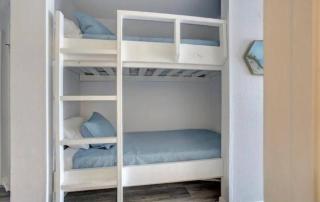 Ocean & Pool Views on seawall - Shoreline Stays 10 - 7