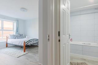 Riverside 2BD Flat Short Walk to the ExCel Centre - London - 4