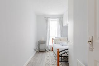 Riverside 2BD Flat Short Walk to the ExCel Centre - London - 2