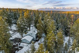 Newly Remodeled, 5 King Bed Home near GNP - Whitefish - 0