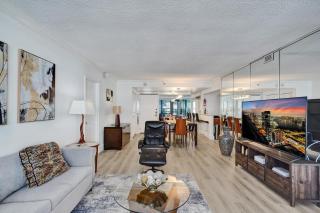 Classic Resort Amenities Condo Steps from the Beach with Gym and Pool 1208 - Miami Beach - 9