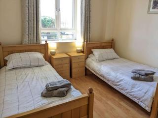 Spacious and Bright 2 Bedroom Apt - Great location - Galway - 4