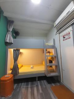 Sinhassan Dormitory Hostel Juhu - 2