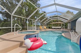 Private Pool Villa with Spa, Game Room and Golf Course View - Cape Coral - 0