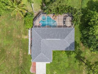 Private Pool Villa with Spa, Game Room and Golf Course View - Cape Coral - 1