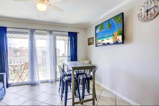 Ocean & Pool Views Top Floor - Shoreline Stays 03 - 4