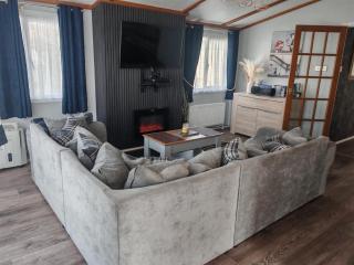 Dog Friendly 8 Berth Lodge, 600 Yard's From The Beach In Hunstanton - Hunstanton - 0