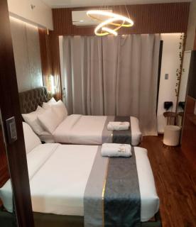 2 Double Beds with Balcony - Manila - 2