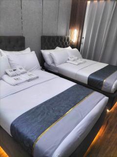 2 Double Beds with Balcony - Manila - 0