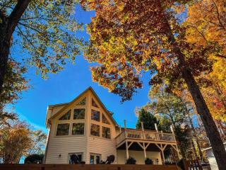 Laurel Cove Chalet - - 1
