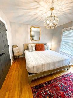 Laurel Cove Chalet - - 2