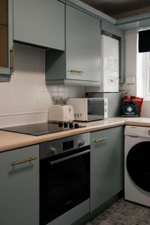 Modern 3-Bedroom Home in Ashford Town Centre - 9