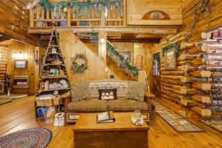 Lake and Beach Access at Lake Luzerne Cabin! - Lake Luzerne - 6
