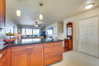 Kailua-Kona Coastal Condo with Lanai and Pool! - Kailua-Kona - 1