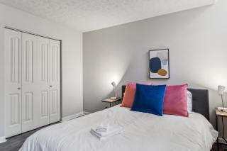 Cozy & Spacious 2 Bedroom 2 Bathroom - Louisville - 0