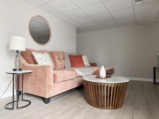 RiverStone Retreat - Newburgh IN Stylish Apartments - 5