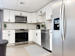RiverStone Retreat - Newburgh IN Stylish Apartments - Newburgh - 8