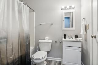 Cozy & Spacious 2 Bedroom 2 Bathroom - Louisville - 5
