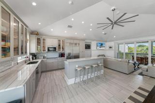 Come Together-consist of 2 Homes 4 Golf Carts 2 pools - Captiva - 6