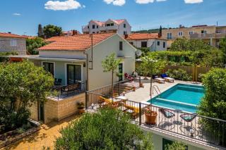 Family friendly house with a swimming pool Supetar, Brac - 23813 - Supetar - 0