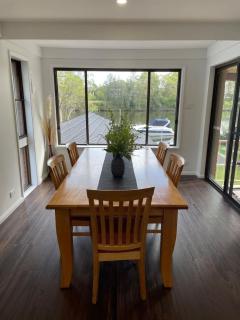 Waterfront Paradise with Jetty, BBQ, Pool table, & more - 8