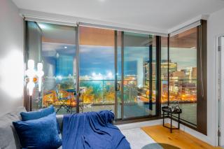 Unwind with Beautiful Park & Bay Views - 2