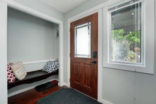 Modern Home in Victoria, BC - 5