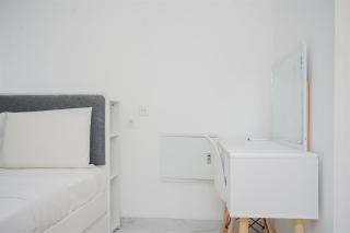 Comfy and Cozy Stay Studio Room at Sky House BSD Apartment By Travelio - 6