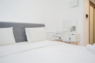 Comfy and Cozy Stay Studio Room at Sky House BSD Apartment By Travelio - 5