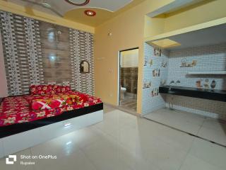 Ganesh Lounge - - 4